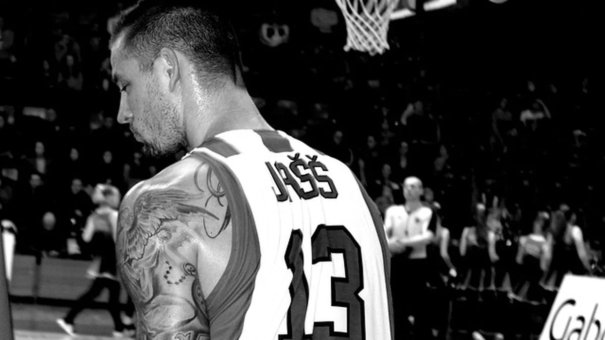 NBA赛季前30预测复盘：战术执行与攻防转换观察